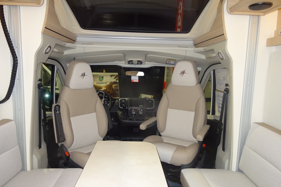 RAPIDO 606F MODELE 2027
