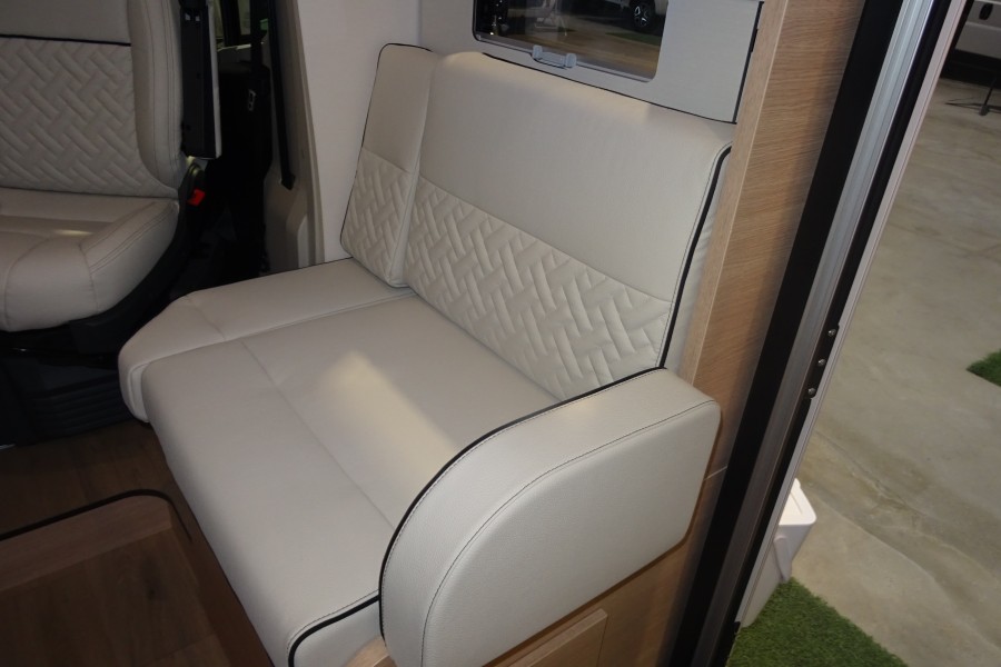 RAPIDO 696 OL  MODELE 2027