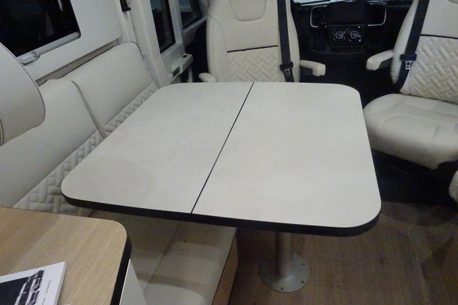 RAPIDO 896 OL MODELE 2027