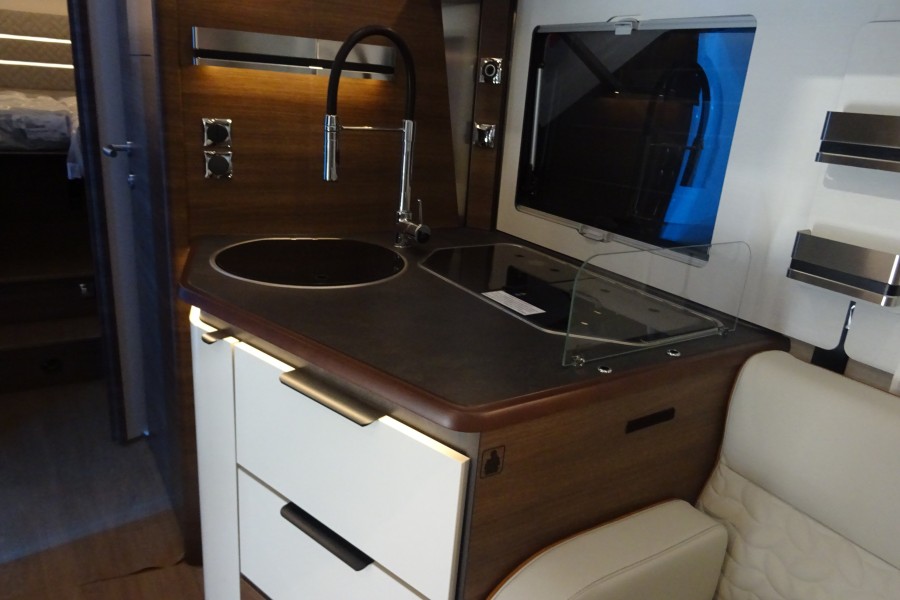 RAPIDO 8066 DF MODELE 2027