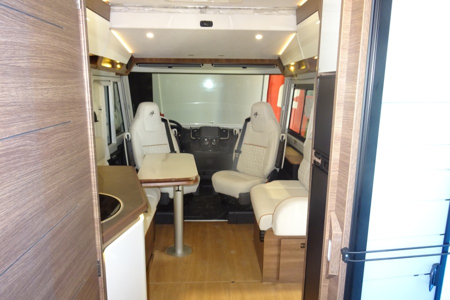 RAPIDO 8066 DF MODELE 2027
