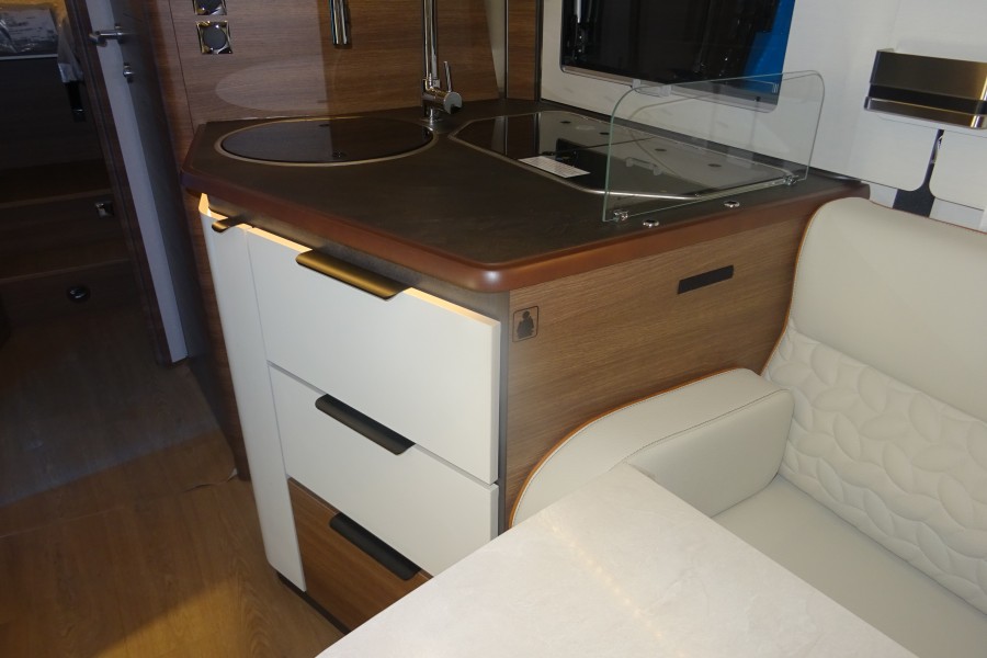 RAPIDO 8066 DF MODELE 2027