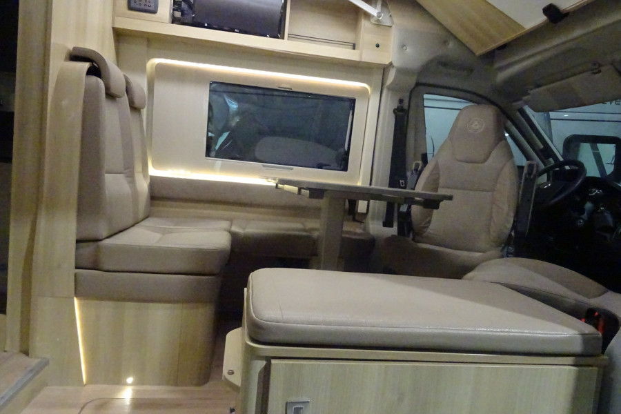 CAMPEREVE FAMILY VAN