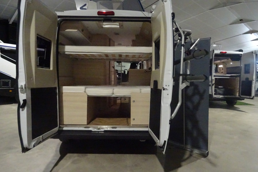 CHAUSSON V 594 M FIRST LINE