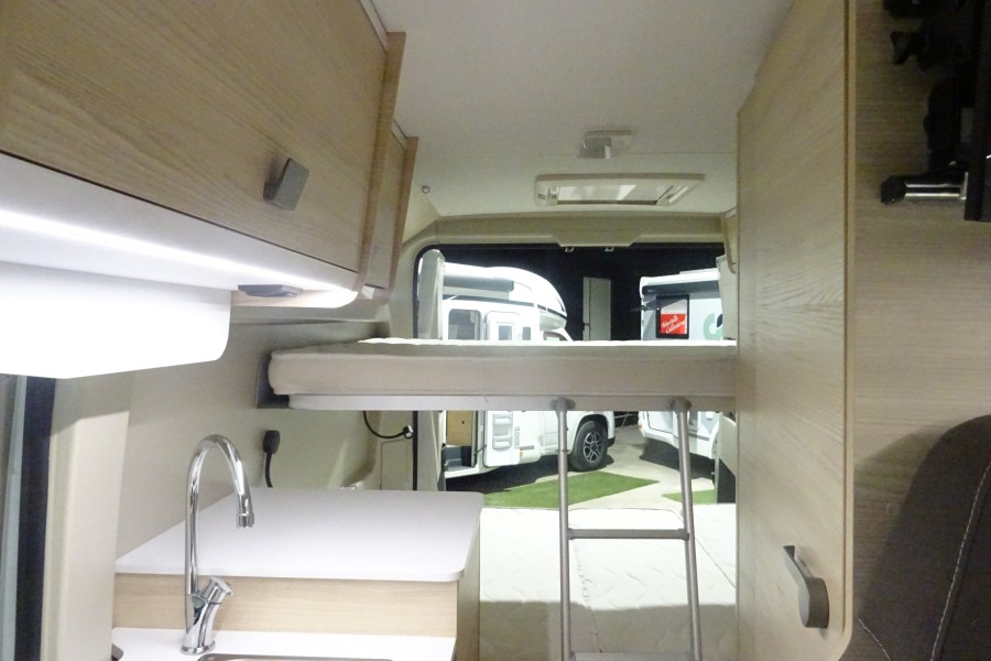 CHAUSSON V 594 M FIRST LINE