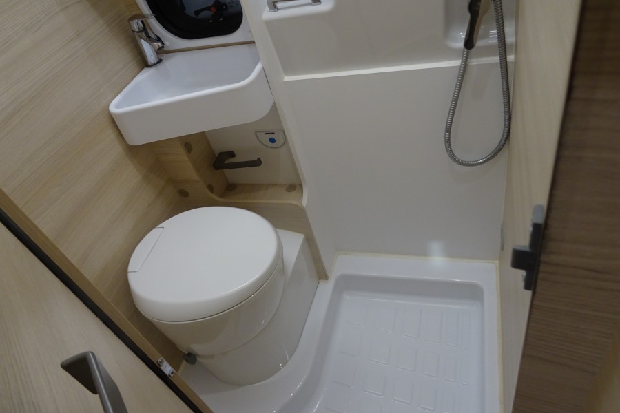 CHAUSSON V 594 M FIRST LINE