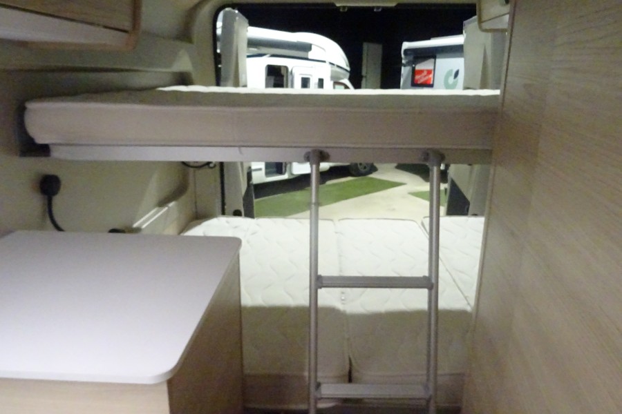 CHAUSSON V 594 M FIRST LINE