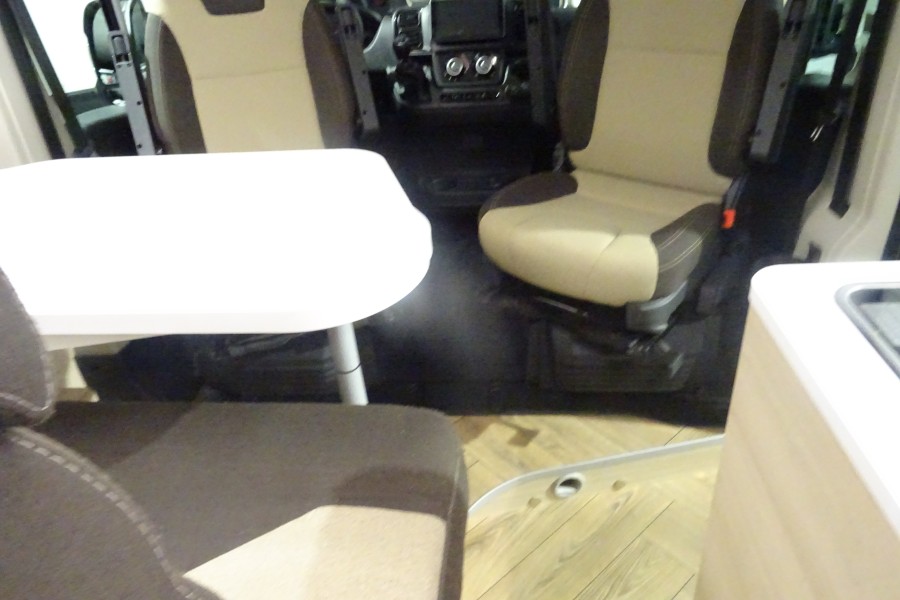 CHAUSSON V 594 M FIRST LINE