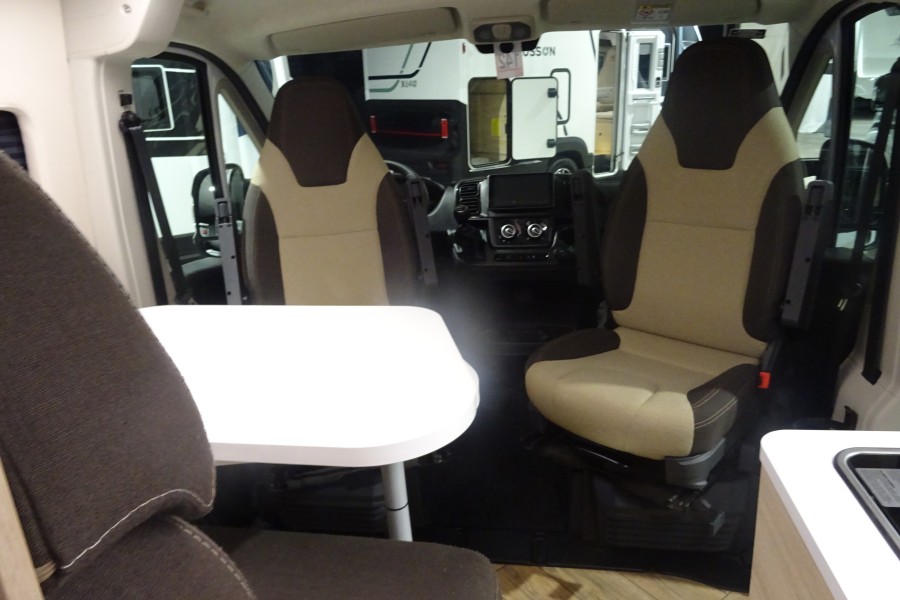 CHAUSSON V 594 M FIRST LINE