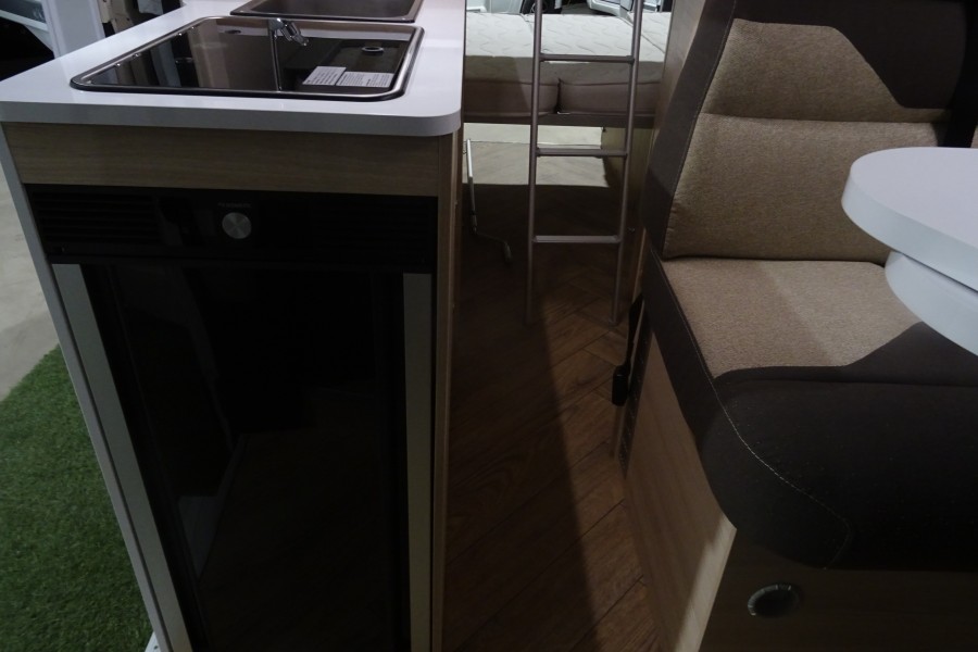 CHAUSSON V 594 M FIRST LINE